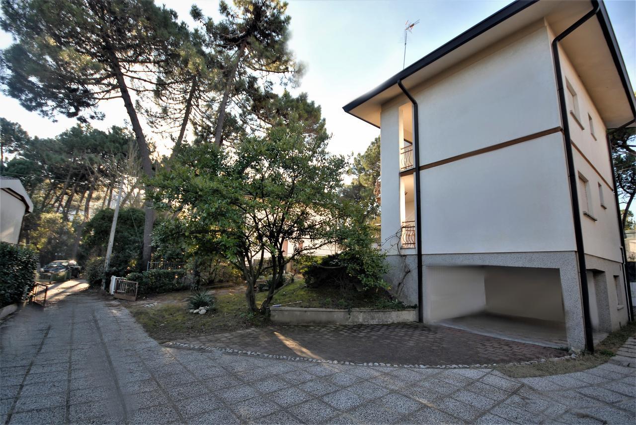 Villa Azalea Lignano Sabbiadoro Exteriér fotografie
